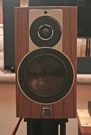 The exquisite Rubicon 2 on Partington Super Dreadnought stands.