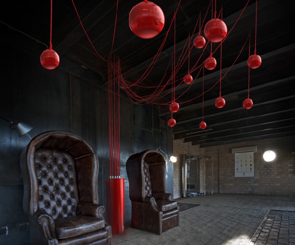 ellipson-hanging