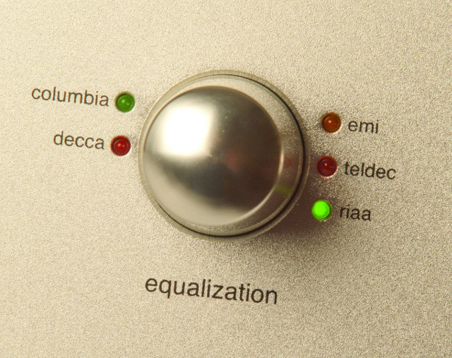 phono_stage_close_up