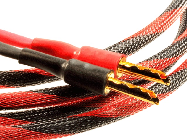 speaker-cable-close-up