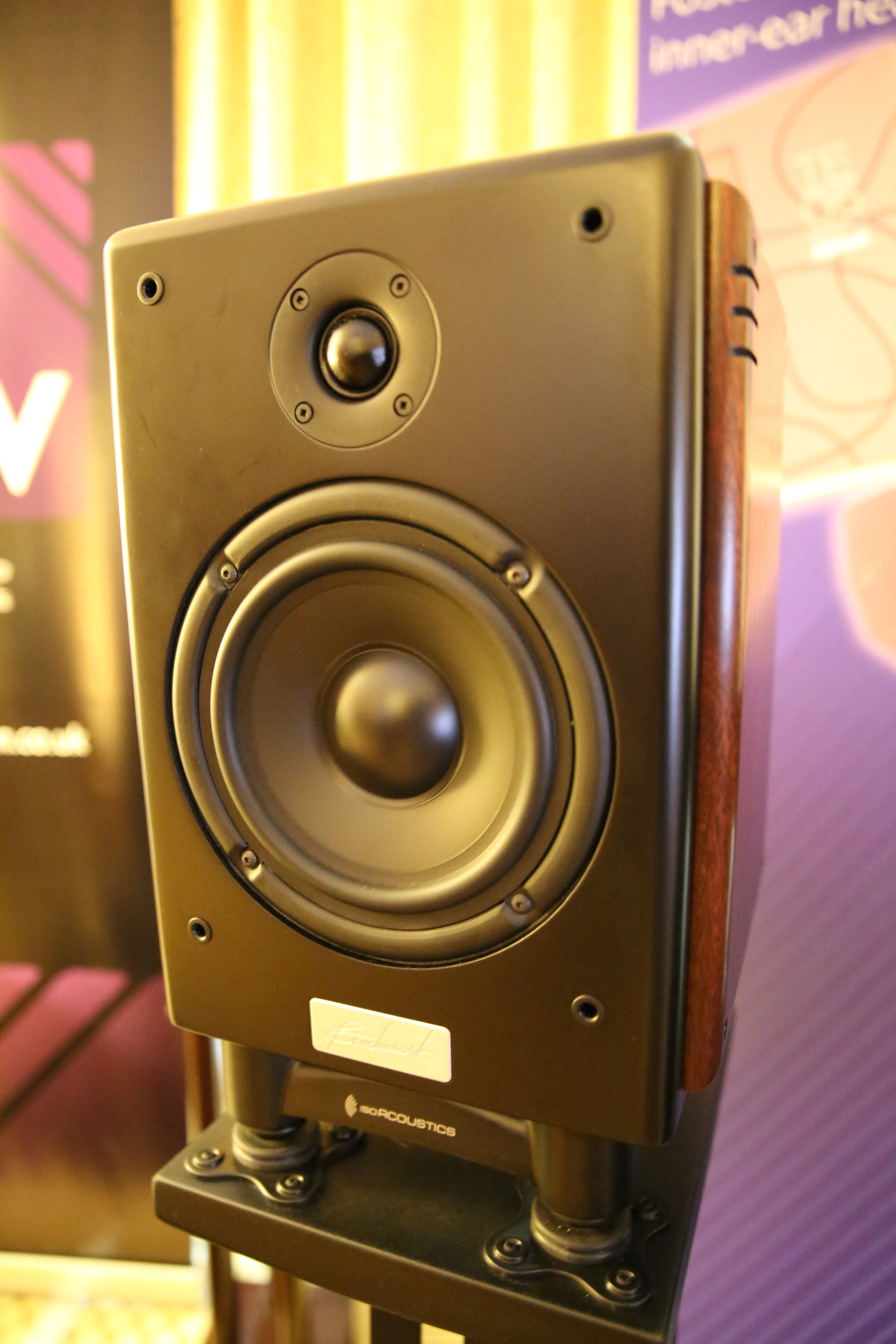 Benchmark - new speakers