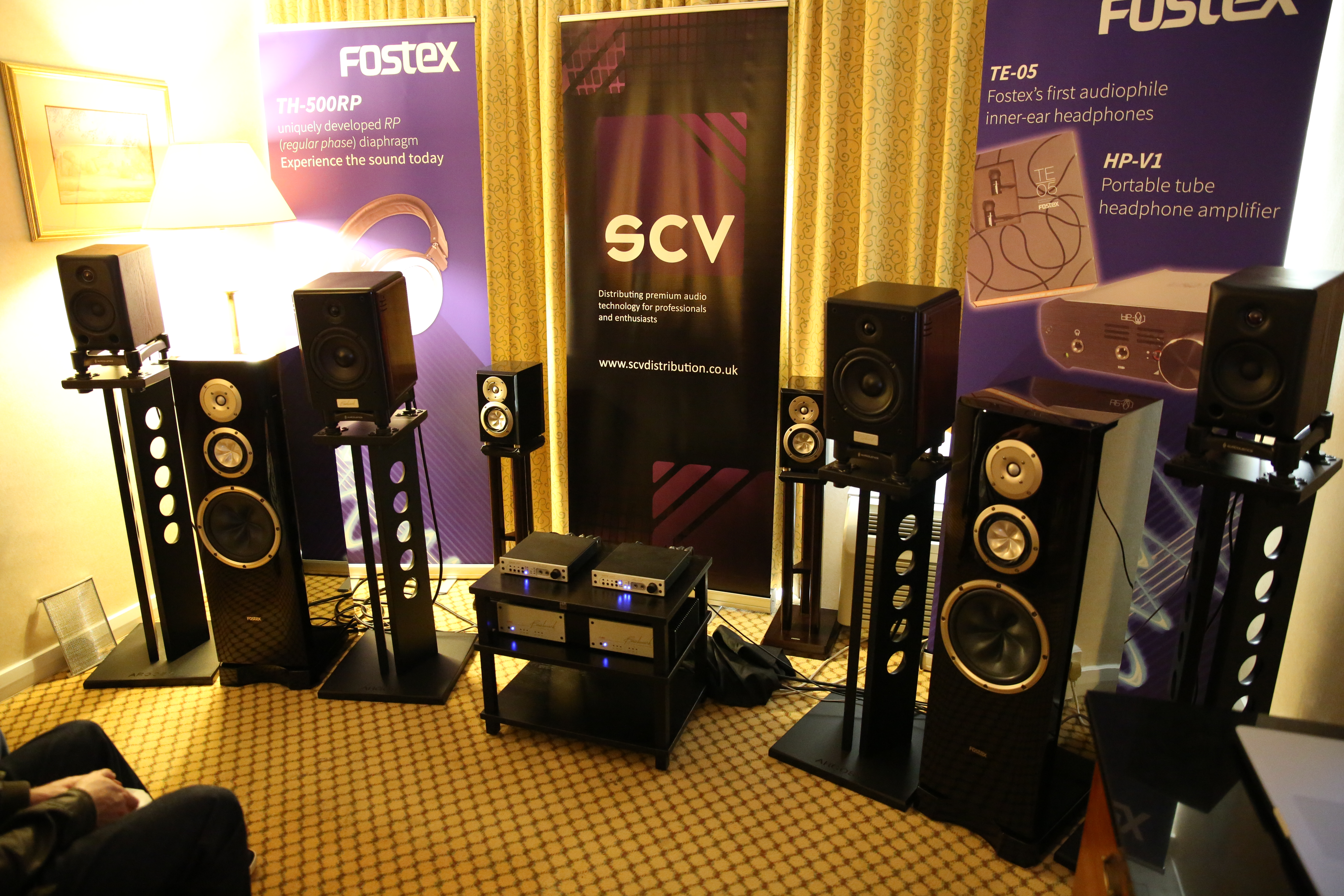 Benchmark speakers range