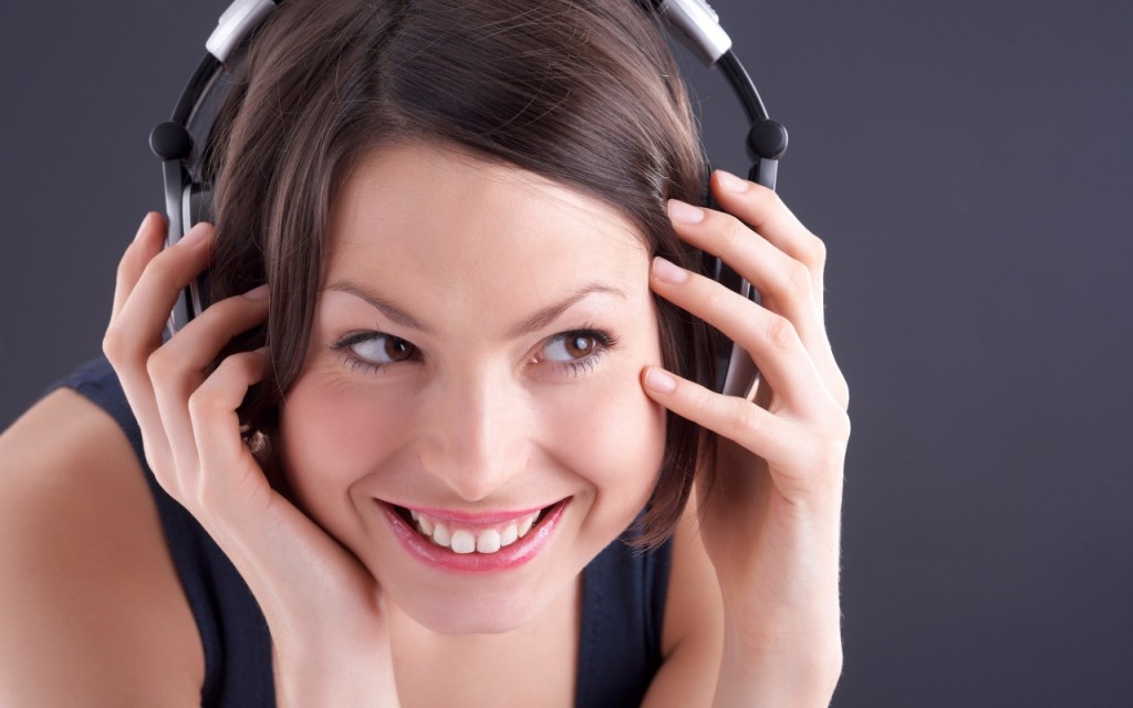 enjoying_headphones