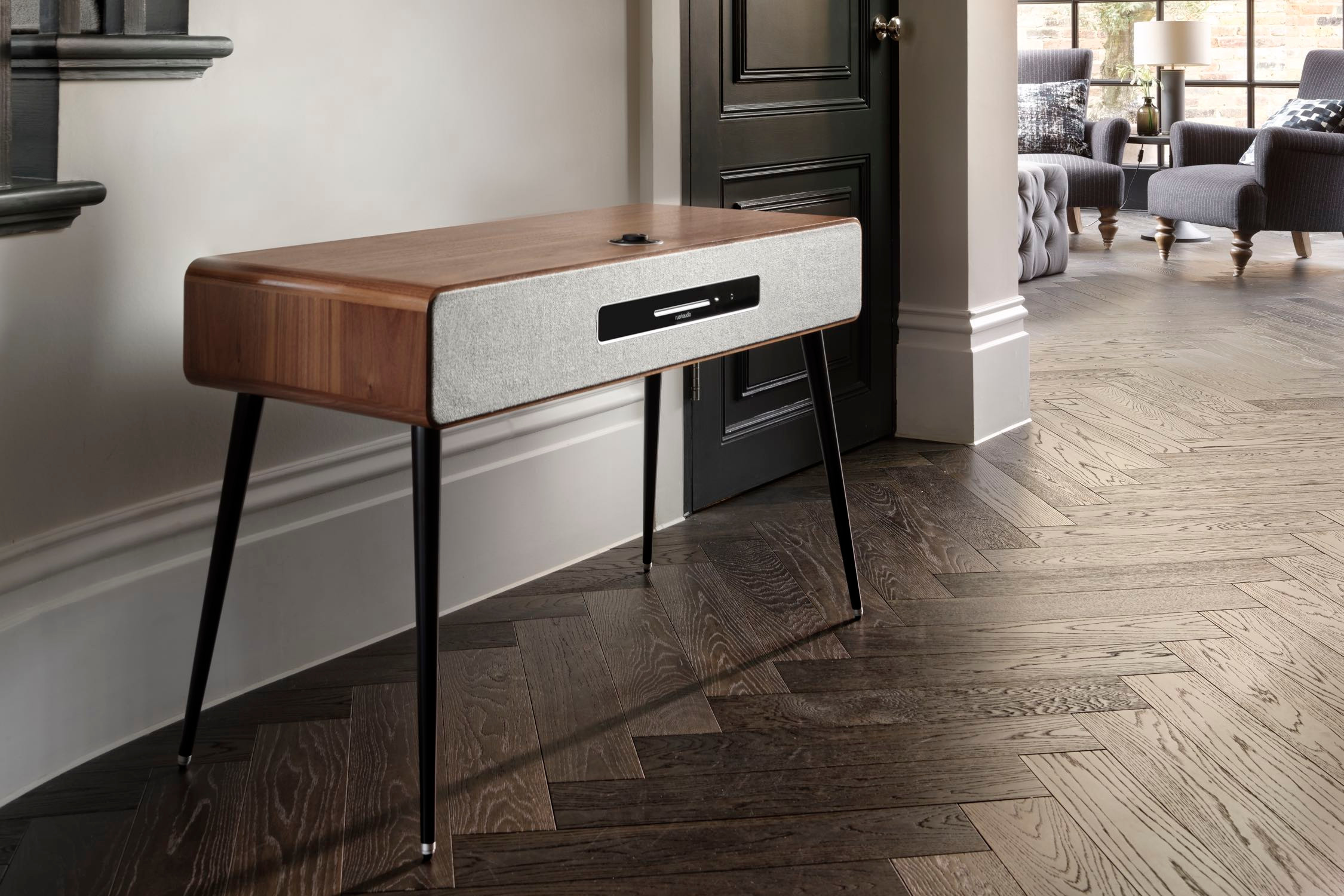 Product: Ruark R7 MkIII: Traditional Radiogram design with modern music system features