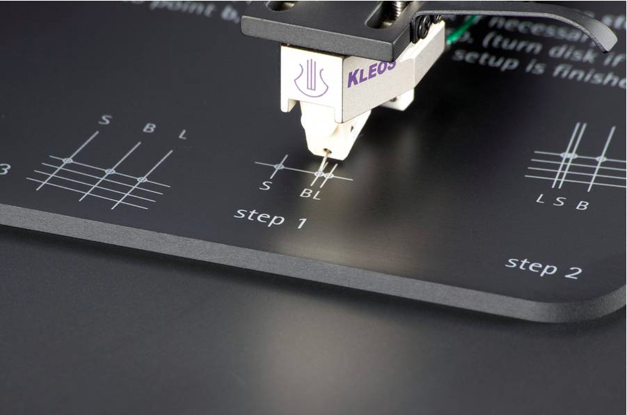 Dr Feickert and making sure your turntables phono cartridge is properly aligned