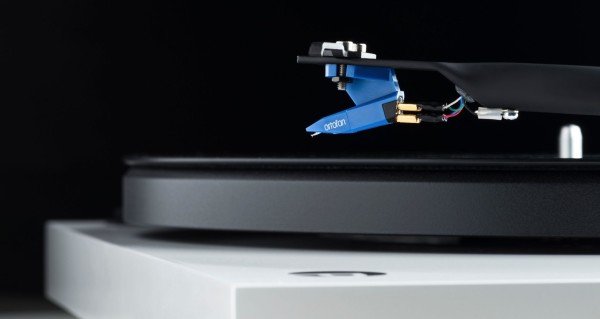 Pro-Ject Debut IIIS side shot