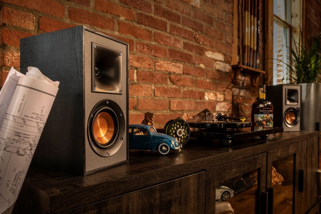 How to Choose Active or Passive Speakers